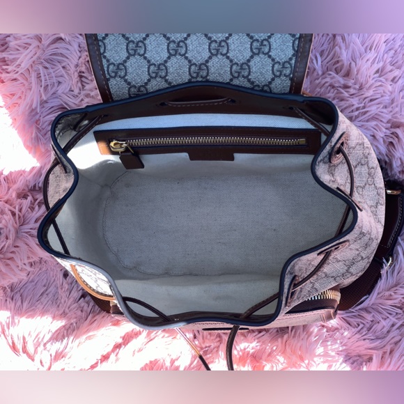 Gucci GG Supreme Canvas Backpack - Picture 3 of 5